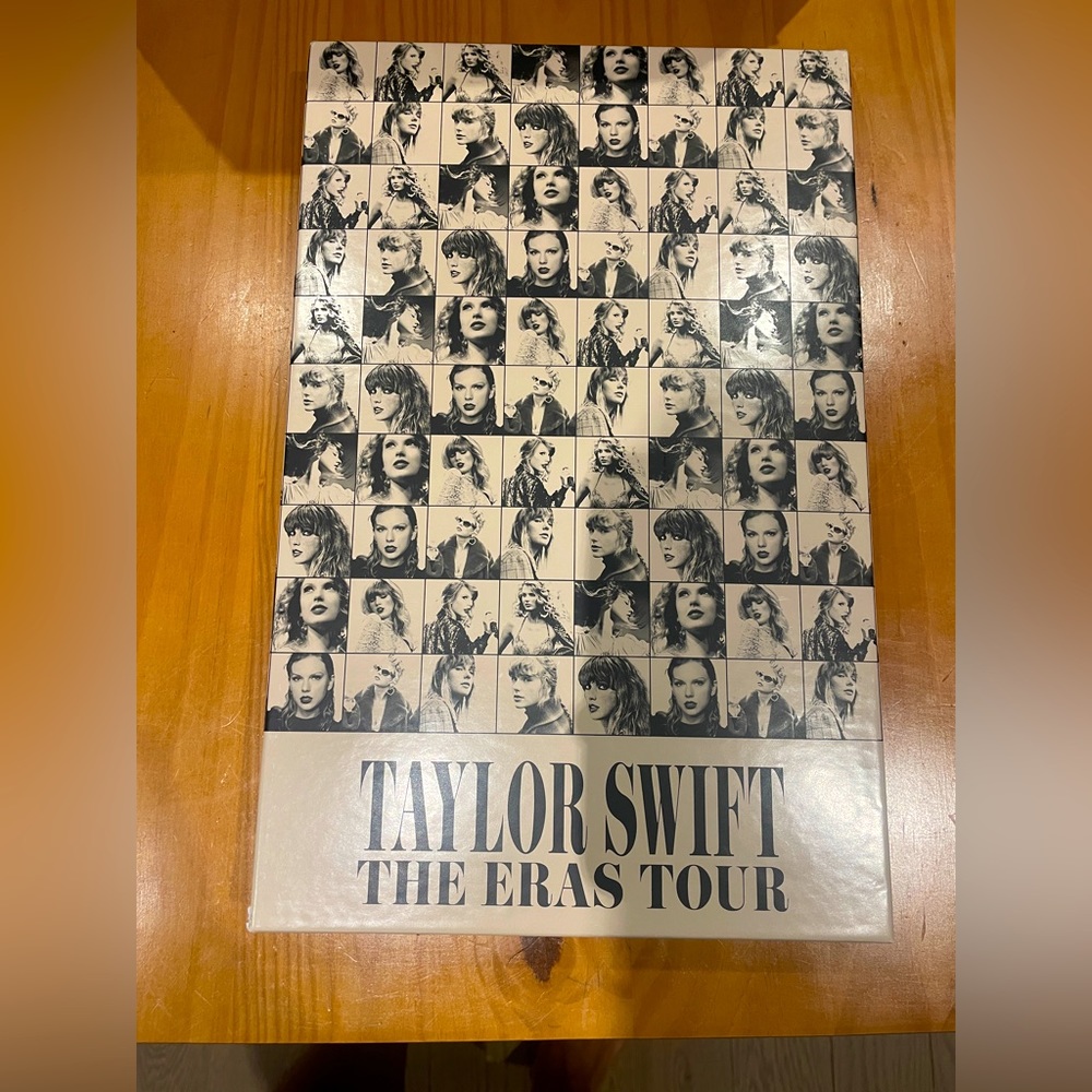 Taylor Swift VIP package from Tampa tour date